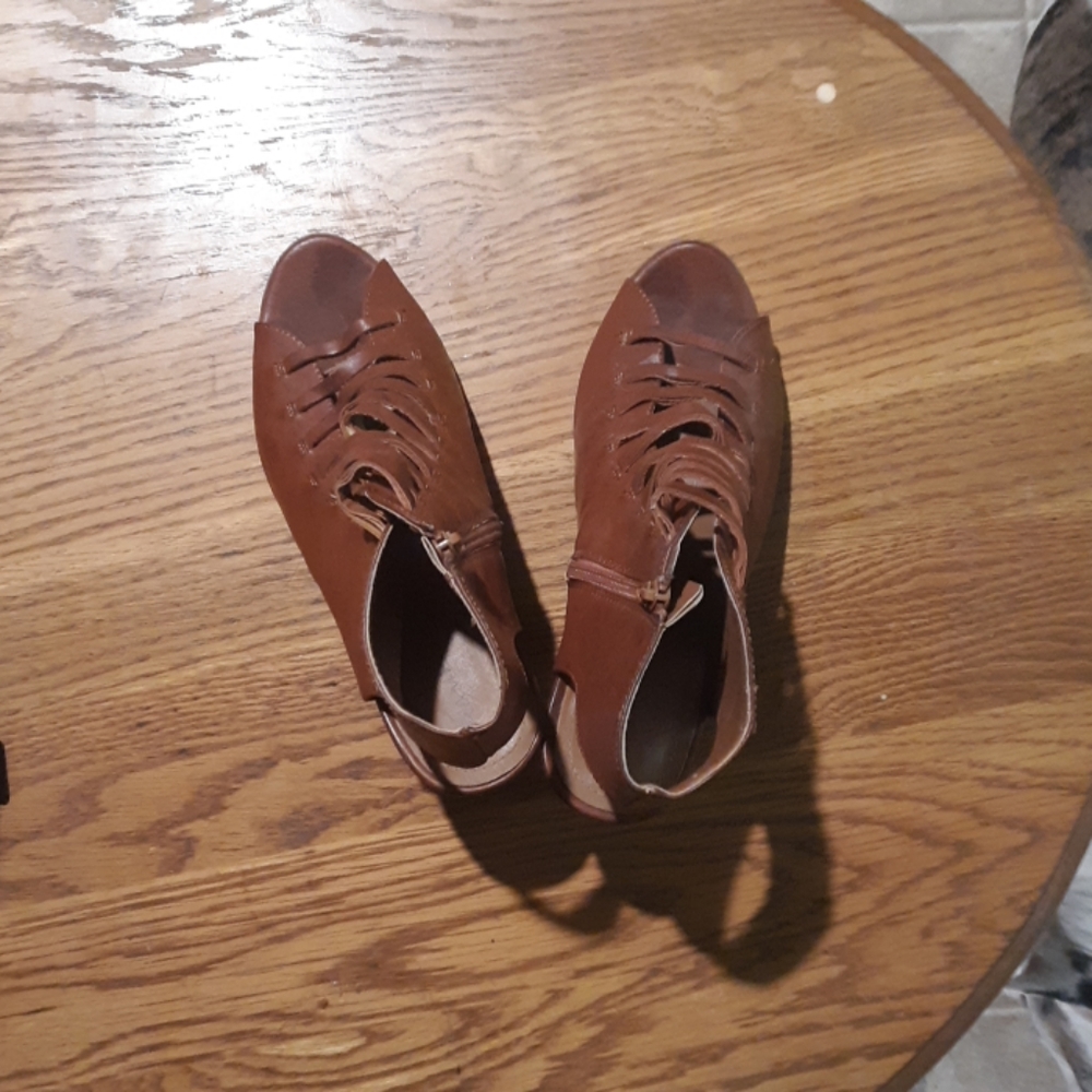 Shoes - Picture 3 of 3